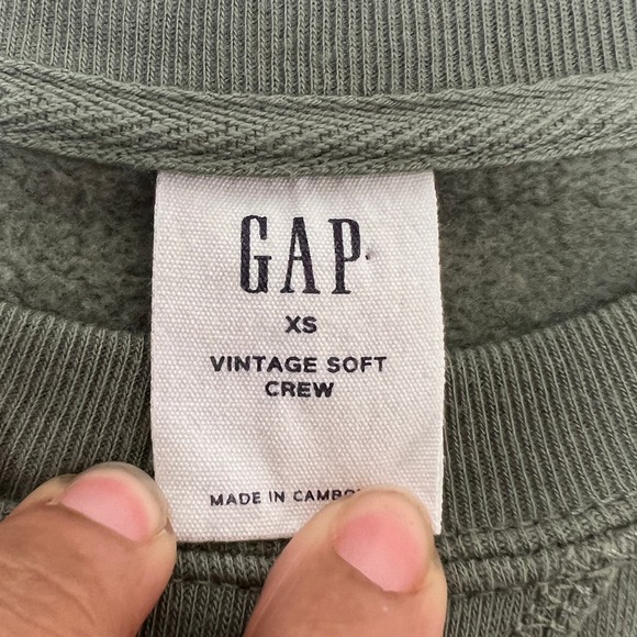 GAP Vintage Soft Crew Neck Sweatshirt - Picture 3 of 7